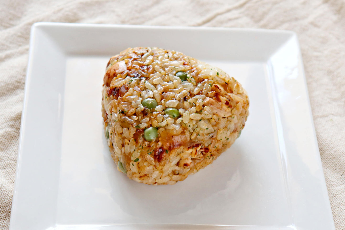 福岡県北九州市小倉北区 花かがみ 喫茶店風チキンピラフおにぎりtikinpirahuonigiri(冷凍)