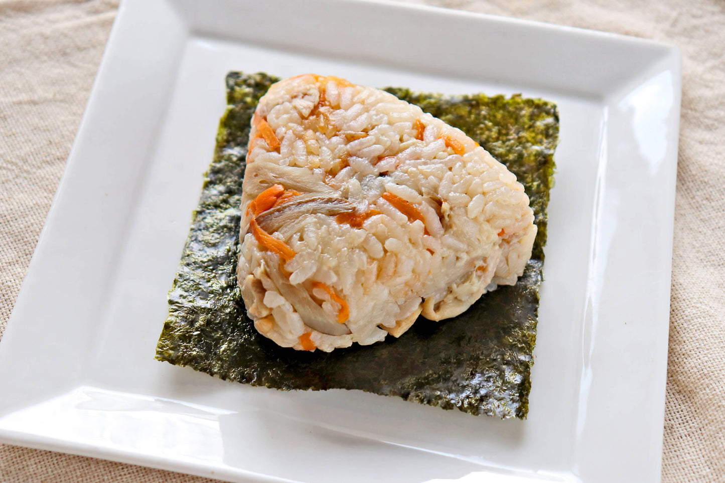 福岡県北九州市小倉北区 花かがみ 出汁香る鶏めしおにぎりniwatorimesionigiri(冷凍)